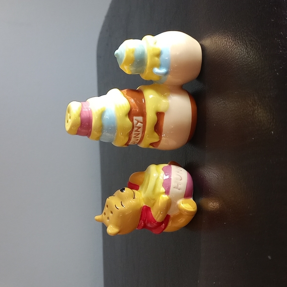 Disney Other - Winnie the Pooh and Honey Pots salt & Pepper Shakers